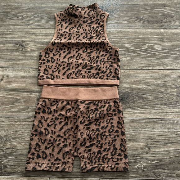 Leopard Print Lounge Set - Picture 1 of 5